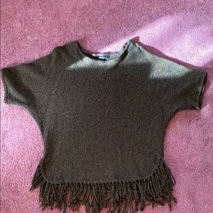 Woman’s Relativity fringed top